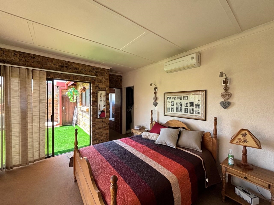 5 Bedroom Property for Sale in Heilige Akker North West